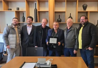 LIDERANÇA E LEGADO: Mauri Viana é homenageado em Curitiba por contribuição histórica ao cooperativismo LIDERANÇA E LEGADO: Mauri Viana é homenageado em Curitiba por contribuição histórica ao cooperativismo